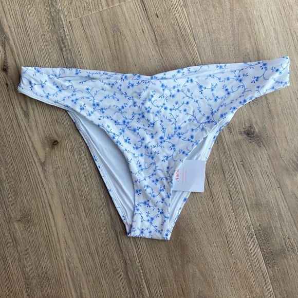 Andie Other - NWT Andie Swim The Symi Bottom White and Blue Floral TOID Womens Size Large